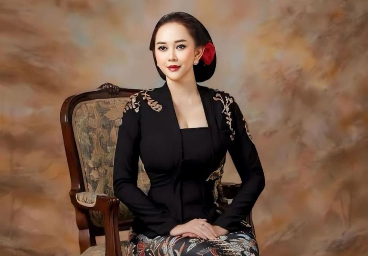 Punya Aura Jodoh Kuat! 5 Weton Cewek Ini Bikin Cowok Gampang Jatuh Hati