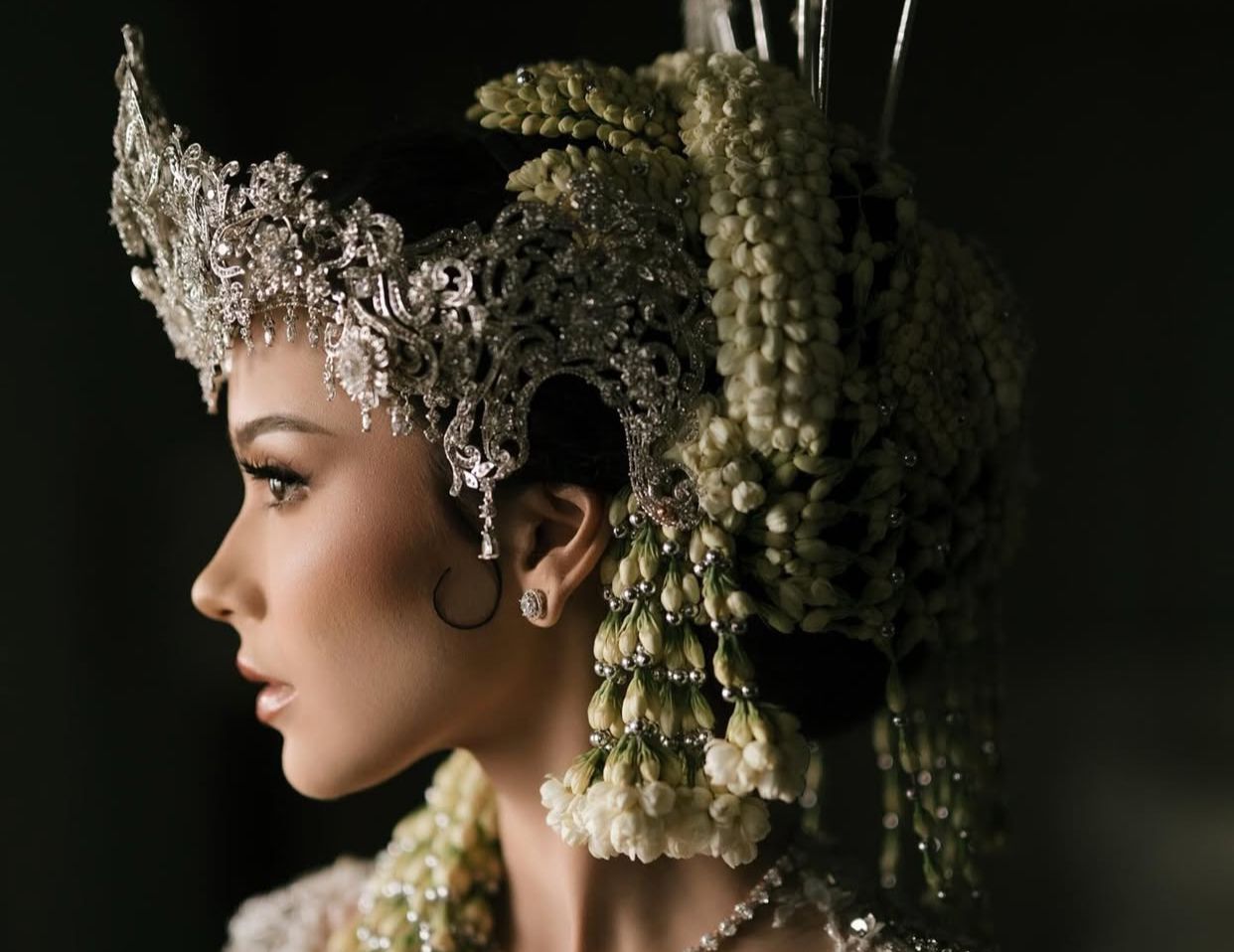 Dari Raisa ke Alyssa, Ini 5 MUA Favorit Artis Indonesia yang Selalu Jadi Incaran untuk Wedding! Lengkap dengan Harganya