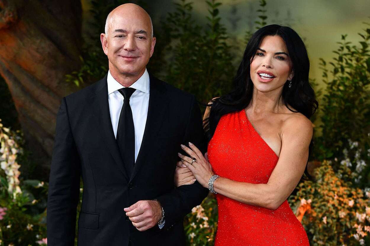 Aksi Gila Protes Pernikahan Lauren Sanchez dan Jeff Bezos, Terpaksa Harus Pindah Tempat?