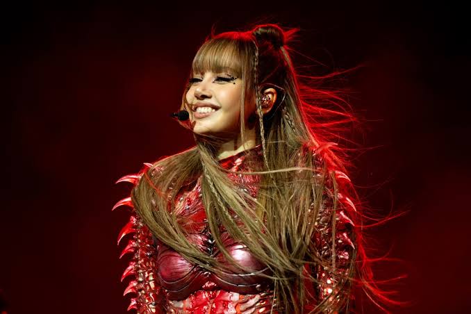 Lisa BLACKPINK Jual Isi Lemari Pribadi, Hasilnya Buat Amal ke Gaza! 