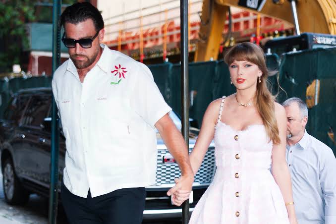 Lunch Date Romantis di New York! Intip Gaya Summer Taylor Swift dan Travis Kelce 