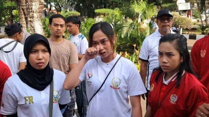 Tangis Atlet Pecah! Penyerahan Bonus Dipotong hingga Rp50 Juta, Janji Pemprov Sulsel Tinggal Kenangan!