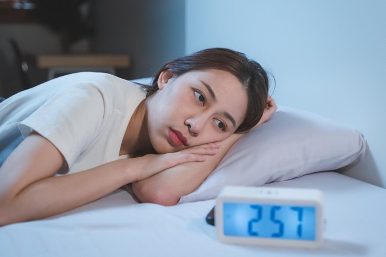 Insomnia Terus? Coba Penuhi dengan 7 Vitamin Ini Biar Tidur Gampang!