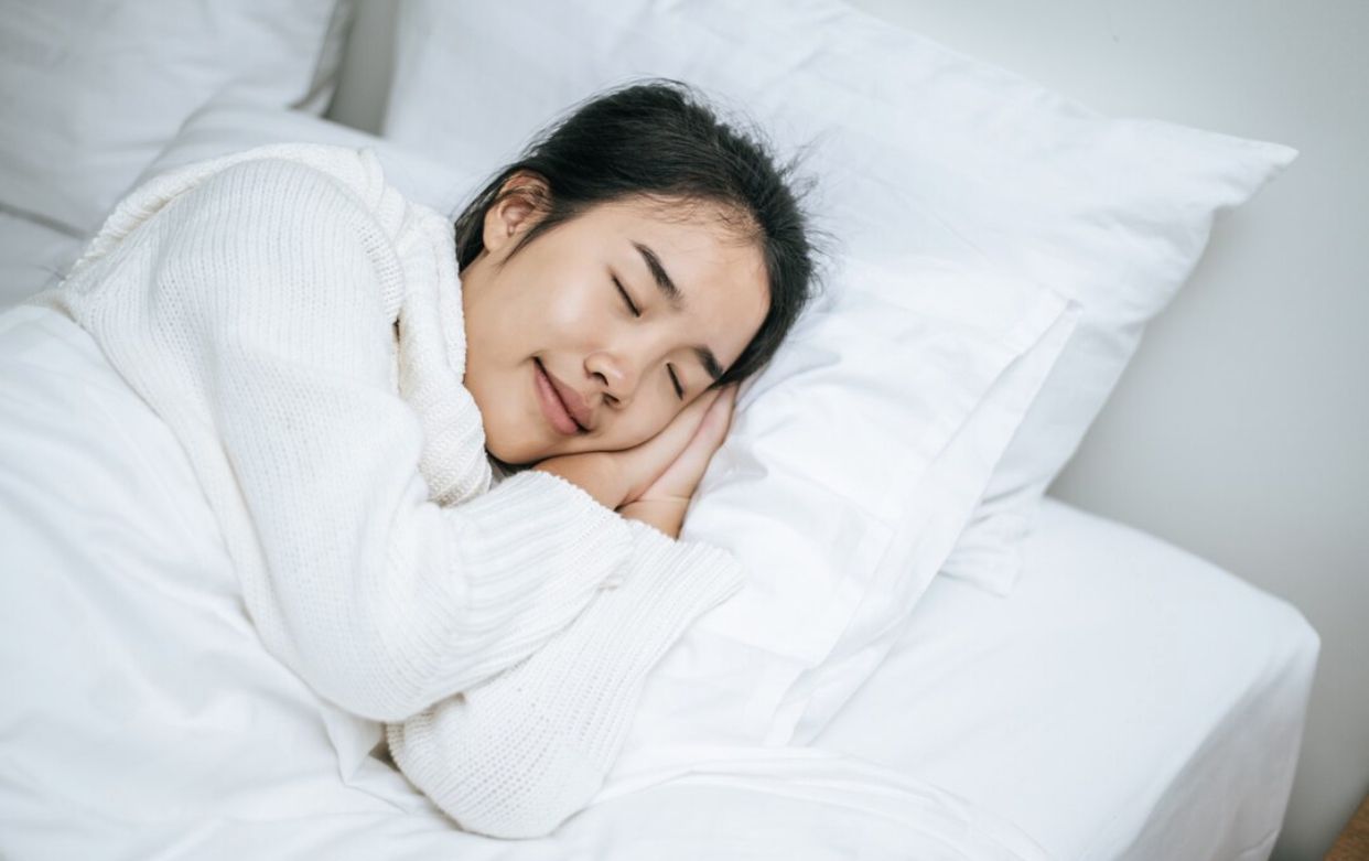 Bikin Merinding! Ini Penjelasan Neurologis di Balik Fenomena Ketindihan Saat Tidur