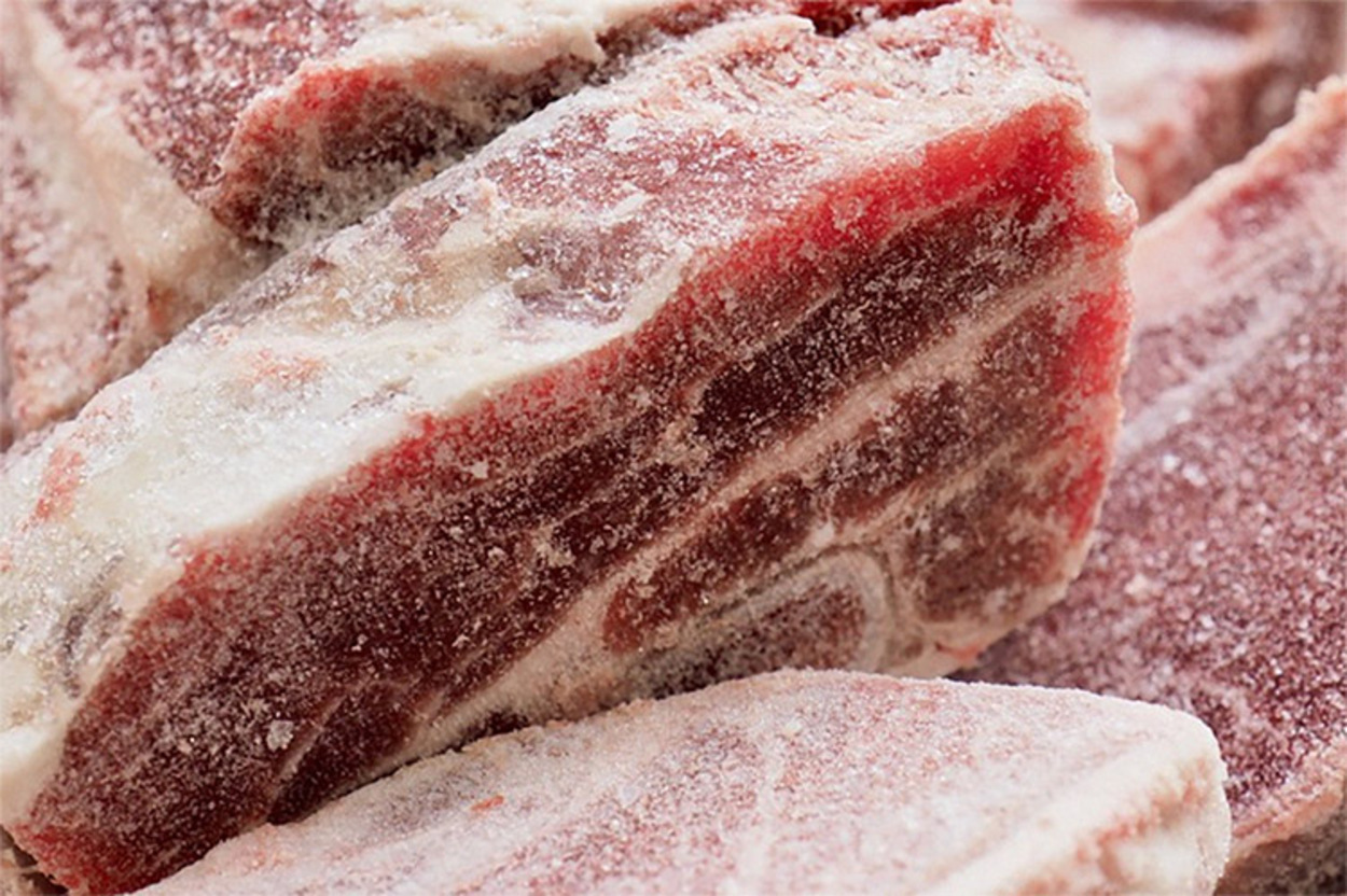 Gak Punya Waktu Cairin Daging? Ini Trik Masak Langsung dari Freezer