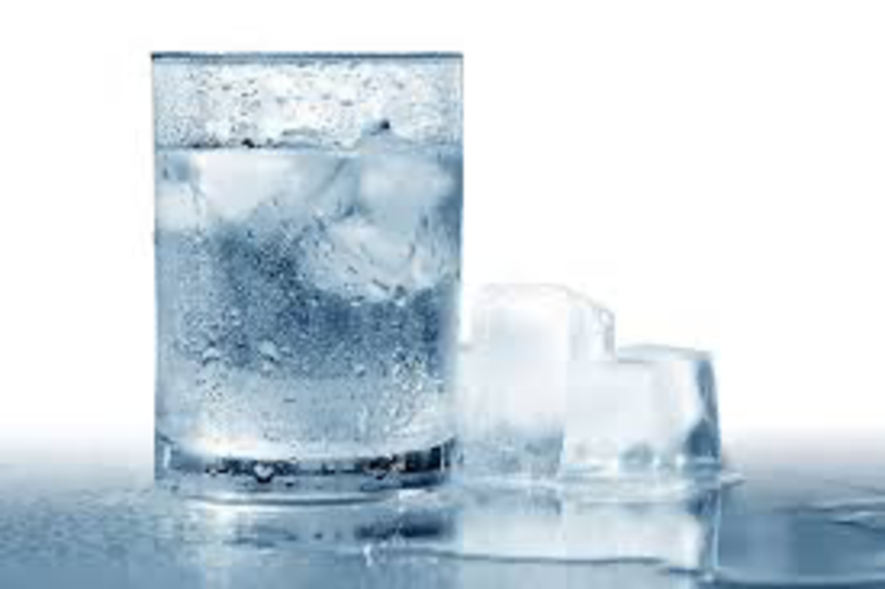 Minum Air Es, Aman Nggak Sih Buat Tubuh?