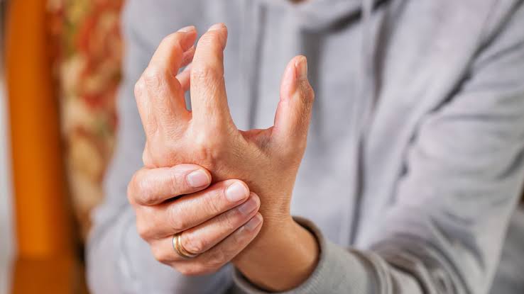 Sakit Sendi Bikin Hidup Nggak Santai? Kenali Gejala Arthritis Sebelum Terlambat!