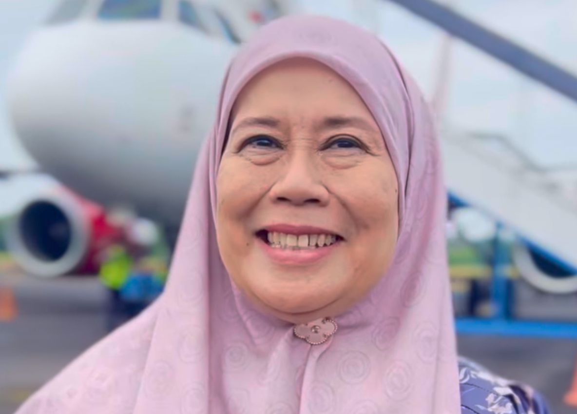 Terharu! Tolak Operasi Mata Demi Semangati Dua Anaknya yang Disabilitas, Dewi Yull: Kita Sama Sama Cacat
