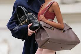 Medicine Bag Comeback! Tas Dokter Klasik Kini Jadi Obsesinya Fashion Gen Z