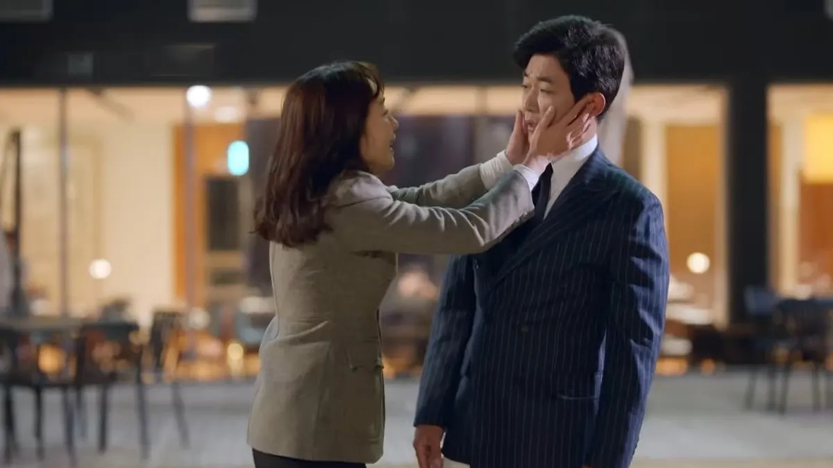 8 Drakor Paling Hot Minggu Ini! Nomor 1 Bikin Nangis & Ngakak Sekaligus!