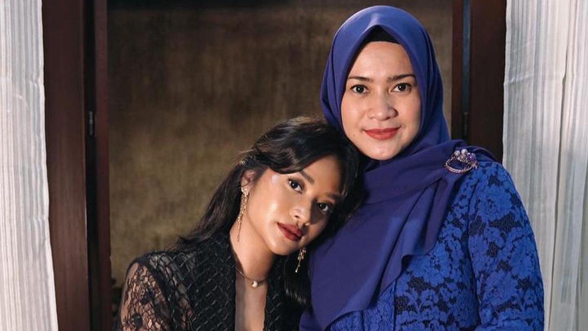 Anak Semata Wayang Dilamar, Ikke Nurjanah Tahan Tangis: Rasanya Campur Aduk