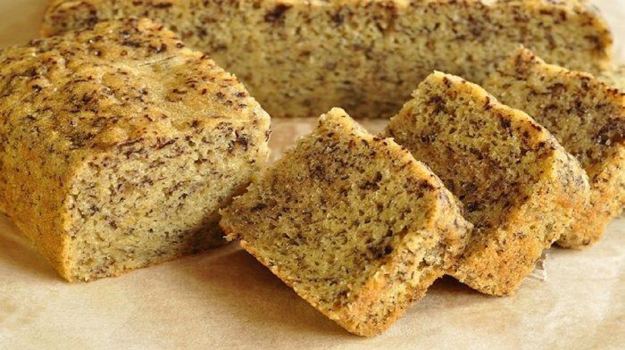 Tanpa Oven, Ini Resep Bolu Pisang Kukus yang Lembutnya Bikin Nagih!