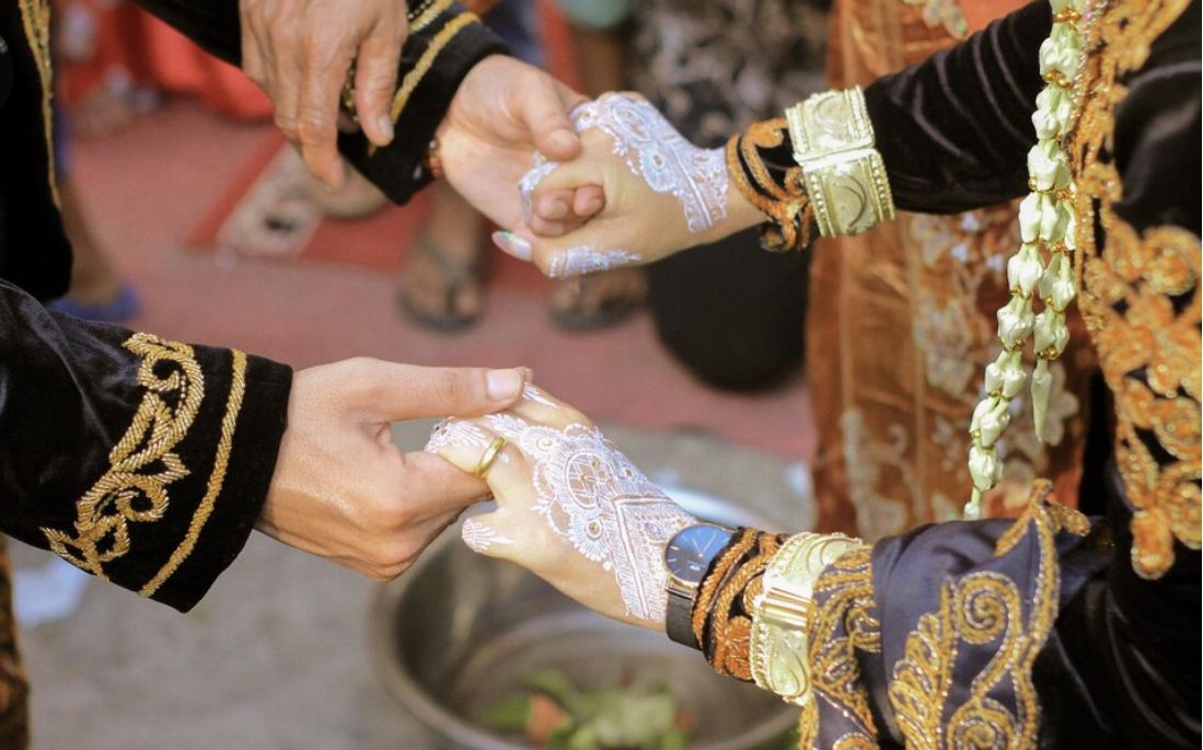 Kenapa Orang Sunda Tak Boleh Nikah dengan Orang Jawa? Ini Fakta dan Sejarah Kelamnya!