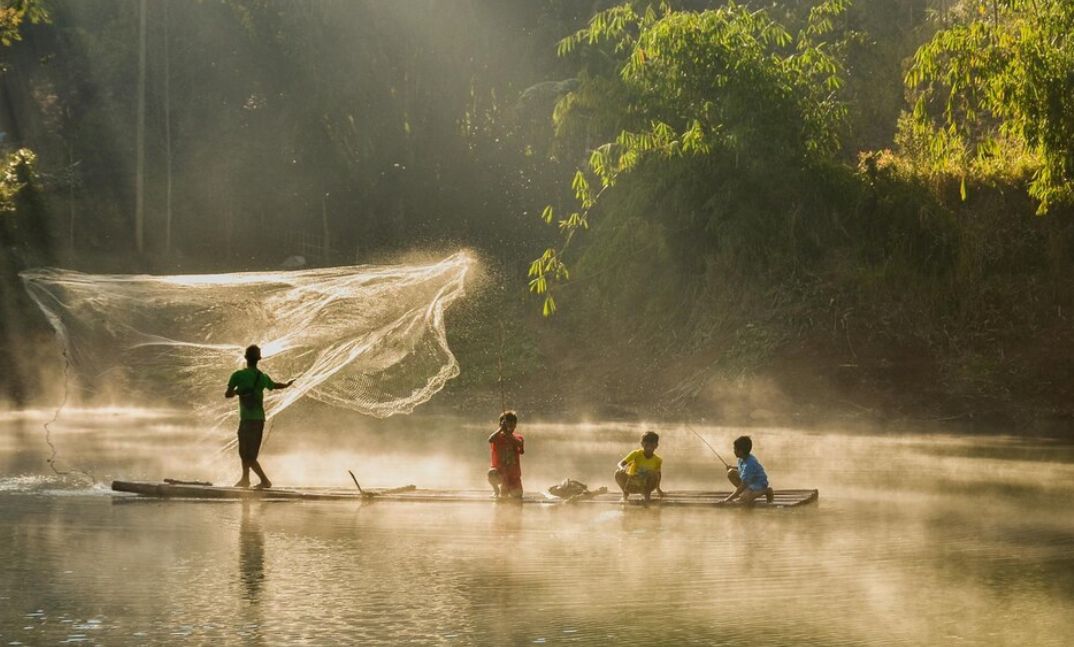 Liburan Tak Harus Mewah! Jangan Remehkan Hobi Memancing Bapak-Bapak, Ternyata Punya Segudang Manfaat
