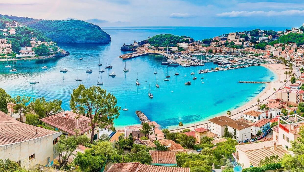 Jutaan Turis Datang, Tapi Restoran di Mallorca Justru Sepi! Fenomena ‘Turis Sandwich’ Jadi Biangnya?