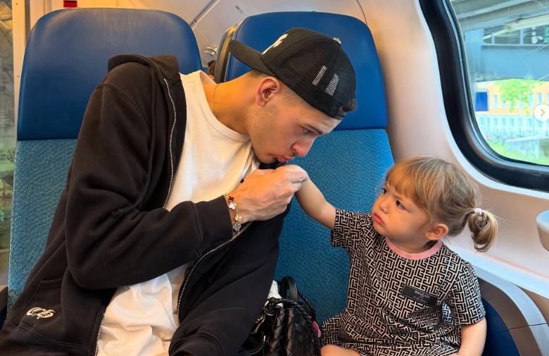Bak Momong Anak Sendiri, Kocaknya Justin Hubner dan Kamari Rebutan Jennifer Coppen
