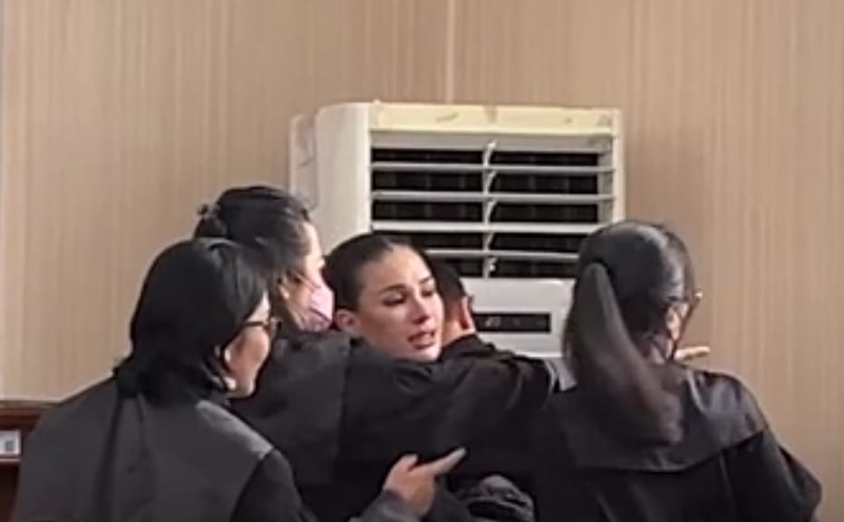 Bertemu Anak, Tangis Nikita Mirzani Pecah di Sidang: Ngaku Kurang Sehat Dihantui Kasus Pemerasan dan Pencucian Uang Miliaran
