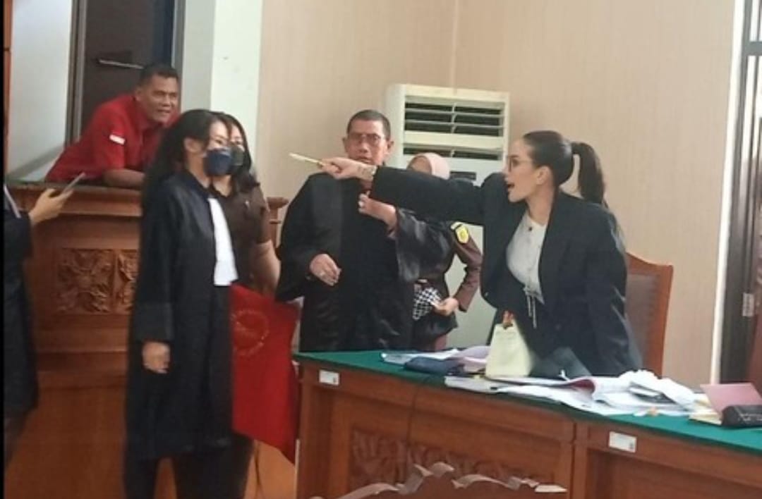 Nikita Mirzani Ngamuk, Hakim Sampai Skors Sidang Perkara Emosi Meledak: JPU Harus Netral, Jangan Berat Sebelah!