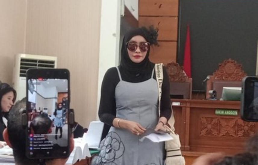 Panasnya Sidang Kasus Nikita Mirzani: Doktif Bongkar Kronologi Tawaran Rp20 Miliar dari Reza Gladys Demi Review Produk