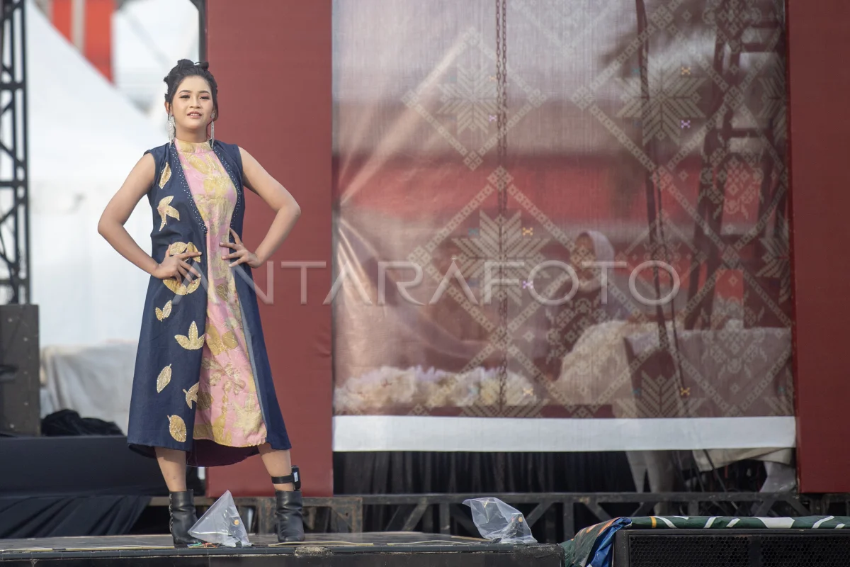 Warga Binaan Lapas Perempuan Palembang Tampil Memukau di Sriwijaya Expo 2025 dengan Busana Jumputan hingga Denim