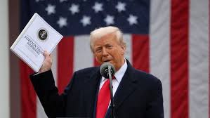 Ada Jeda 90 Hari, Trump Perpanjang Gencatan Tarif dengan Tiongkok