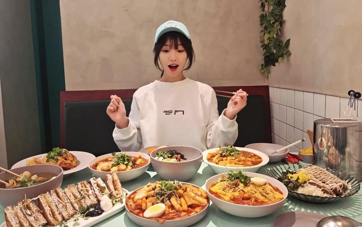 Ternyata Kebiasaan BAB yang Tak Biasa, Jadi Rahasia Mukbanger Tzuyang Tetap Mungil Meski Makan Banyak