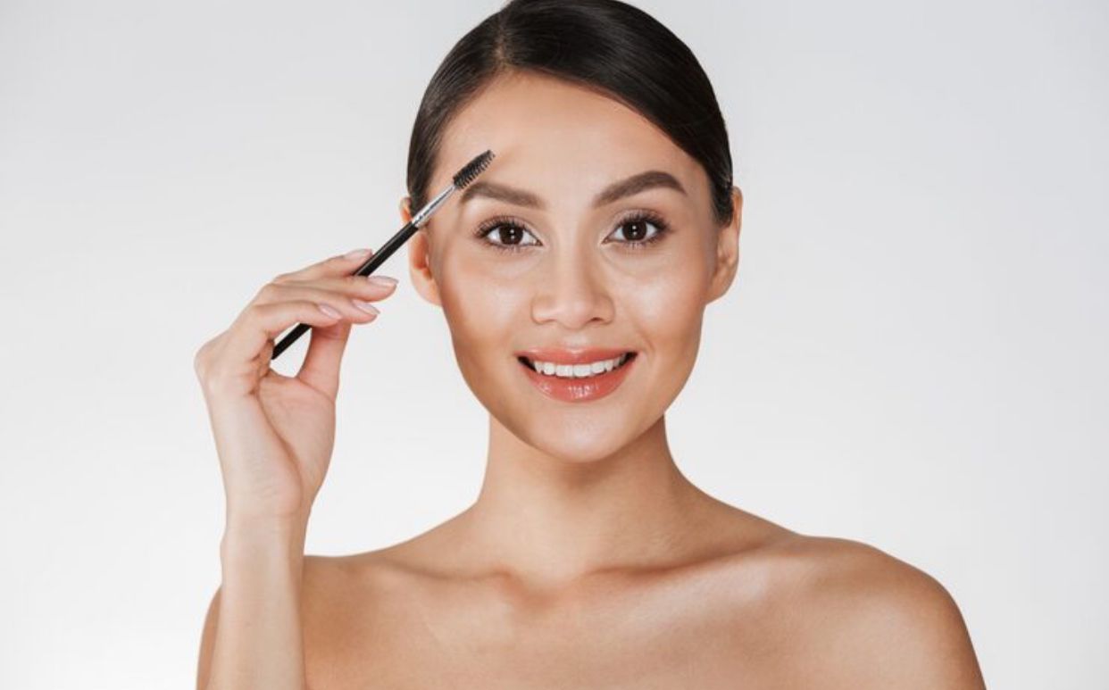 Bukan Hanya Pensil Alis, Ini 4 Produk Makeup Alis yang Bikin Tampilan Lebih Rapi dan Natural