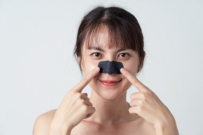 Cara Praktis Hilangkan Komedo, Amankah Pakai Pore Pack?