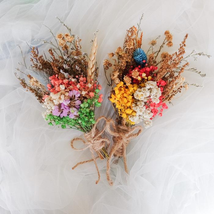 Gak Pake Mahal! Intip Cara Buat Dried Flower yang Cocok untuk Dekorasi Rumah