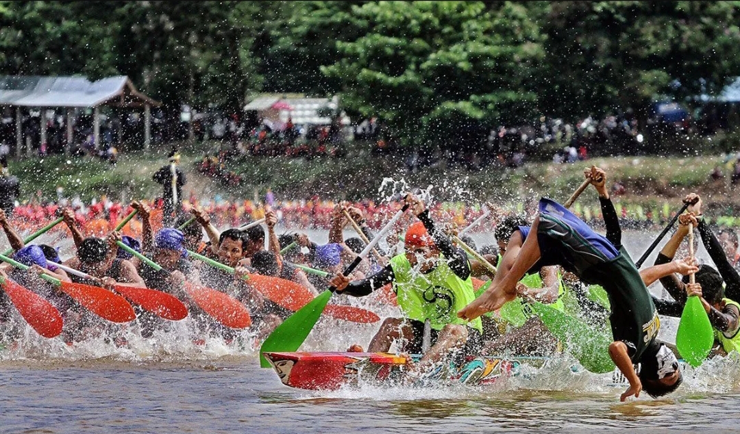 Makin Cantik, Tepian Narosa Berubah Jadi Panggung Dunia! Festival Pacu Jalur 2025 Siap Sambut Jutaan Wisatawan