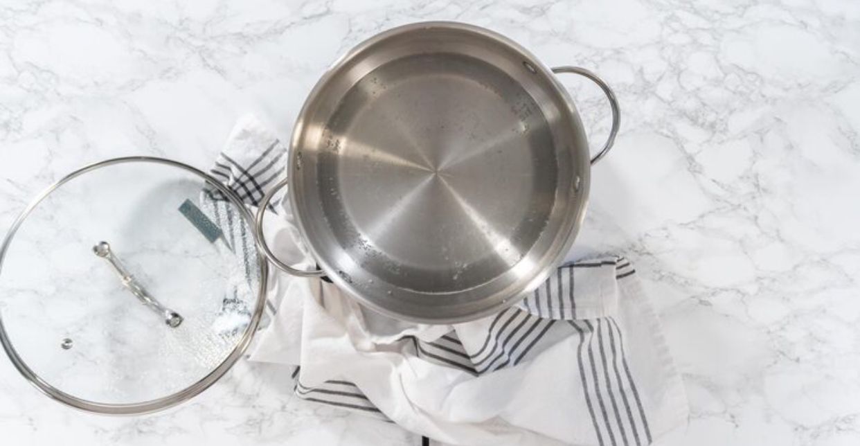 5 Tips Merawat Wajan dan Panci Stainless Steel agar Awet dan Tidak Lengket