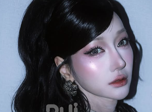 Hadir di Sidang Nikita Mirzani, Kulit Glowing Lucinta Luna Diperbincangkan: Ngalahin Wanita Tulen!