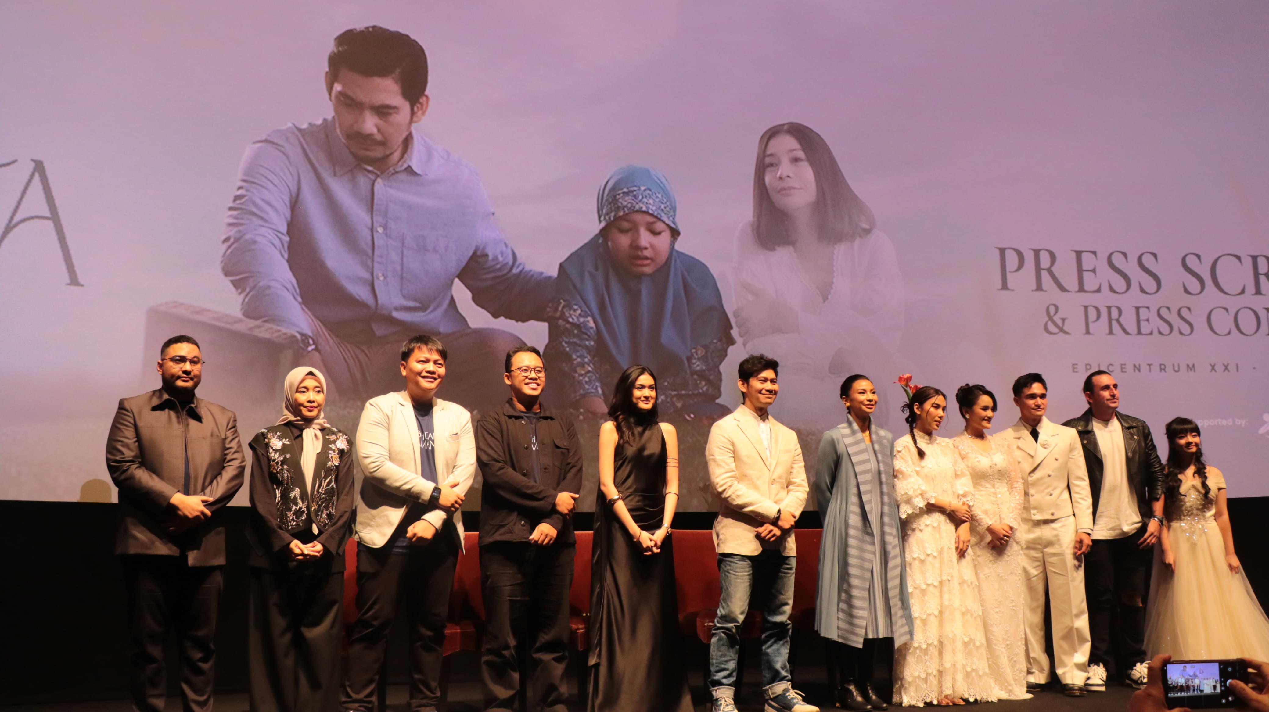 14 Tahun Setia, Donny Alamsyah Dihantui Kesepian di Film Lebih Dari Selamanya