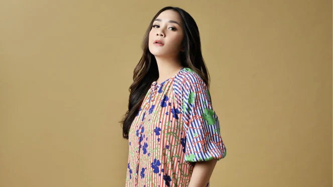 Main Padel, Nagita Slavina Bikin Netizen Iri Lihat Dengkul Putih Tanpa Noda!