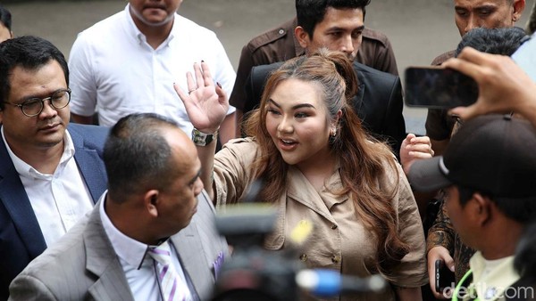 Terbongkar! Aliran Dana dari Ridwan Kamil ke Lisa Mariana Terendus KPK Sejak 2021, Benarkah Uang Korupsi?