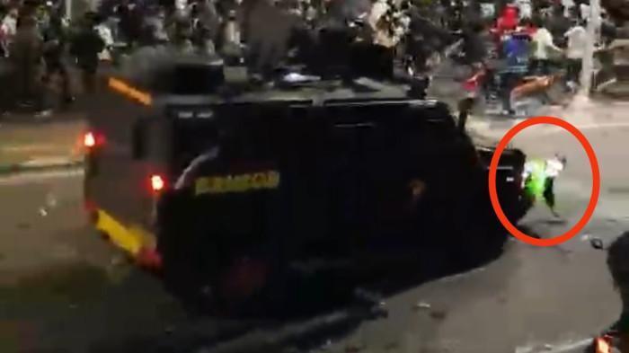 Tragedi Memilukan! Kronologi Affan Kurniawan Driver Ojol 21 Tahun Tewas Digilas Rantis Brimob saat Demo