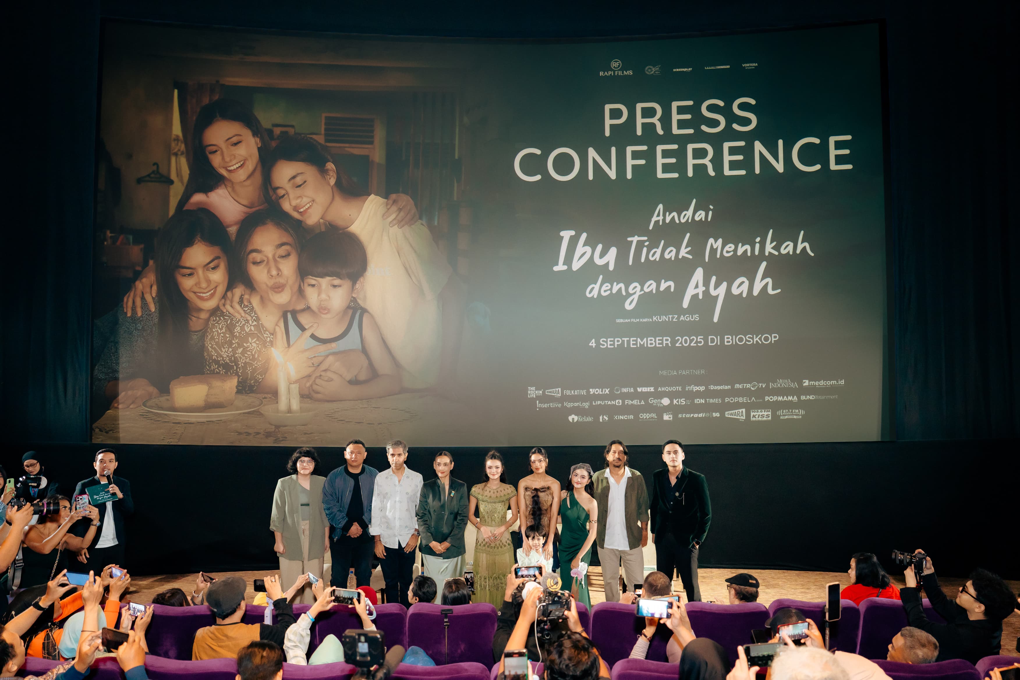 Mengungkap Sosok Ibu yang Tak Pernah Kita Kenal, Lewat Film 'Andai Ibu Tidak Menikah dengan Ayah' Siap Tayang 4 September!