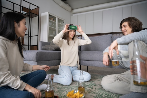 Long Weekend Gak Kemana-Mana? Nih, 7 Aktivitas di Rumah yang Simpel tapi Tetap Impactful untuk Hidup Kamu!
