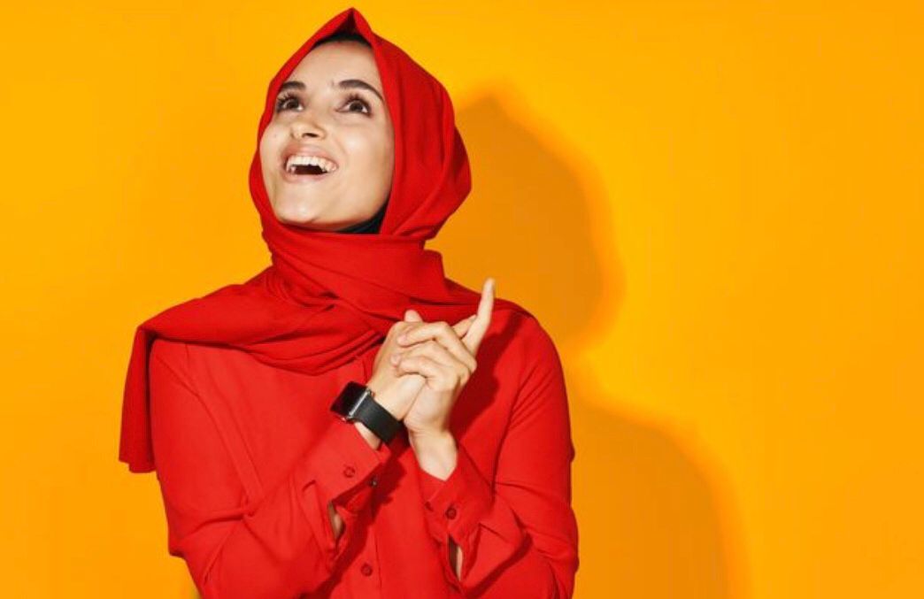 Bikin Kusam! Skip Dulu 5 Warna Hijab Ini Kalau Kulitmu Sawo Matang