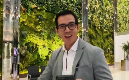 Naik Pesawat Cuma di Ekonomi, Pengakuan Adrian Maulana Jadi Tamparan Buat Banyak Orang