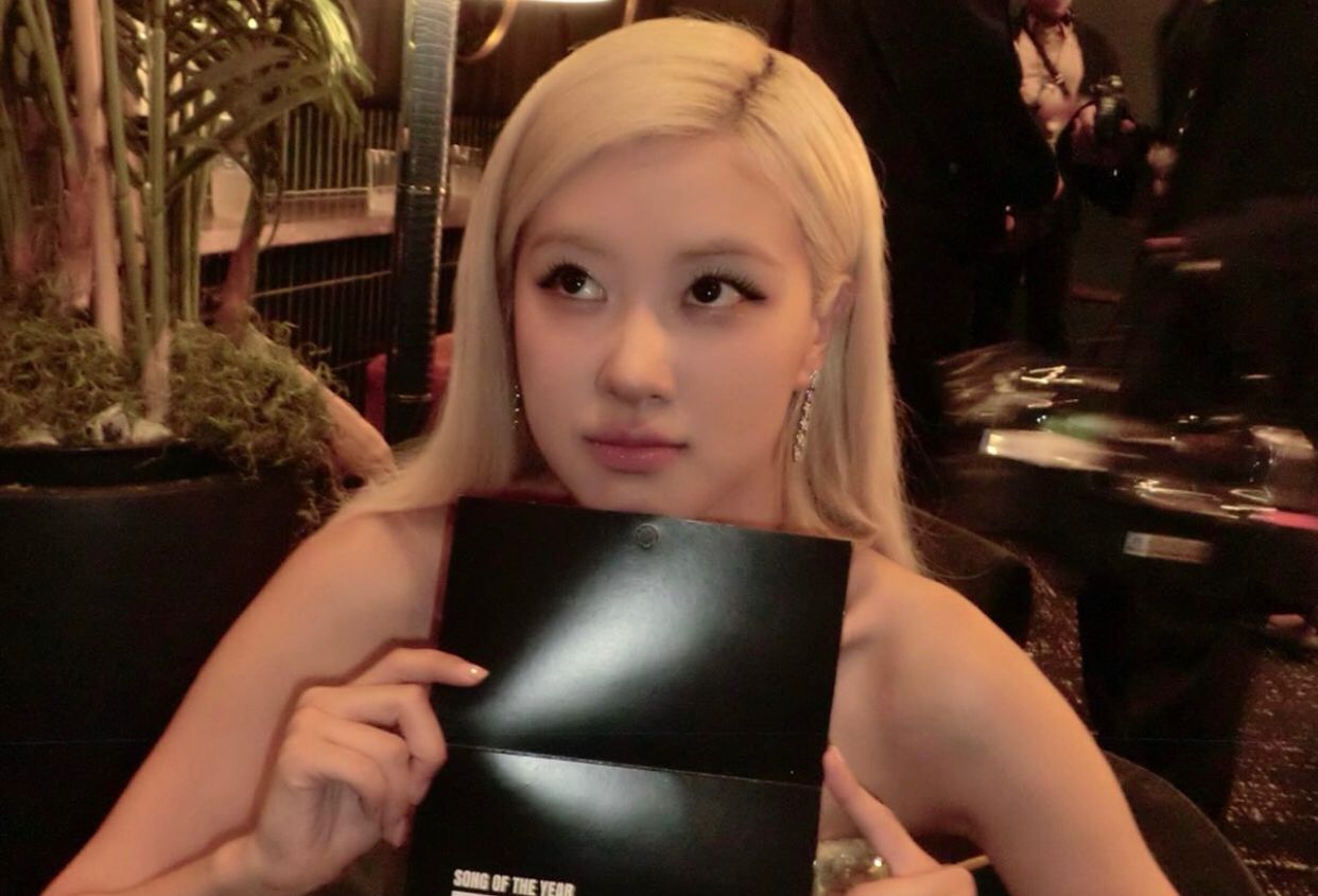 Rose BLACKPINK Menang Song of the Year di MTV VMAs, Pidato untuk Masa Lalunya Bikin Terharu