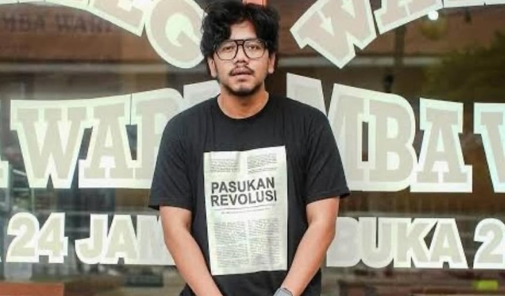 Punya Pangkat Letkol Tituler TNI, Pandji Pragiwaksono Sebut Deddy Corbuzier Jadi Bekingan Ferry Irwandi, Netizen Murka!