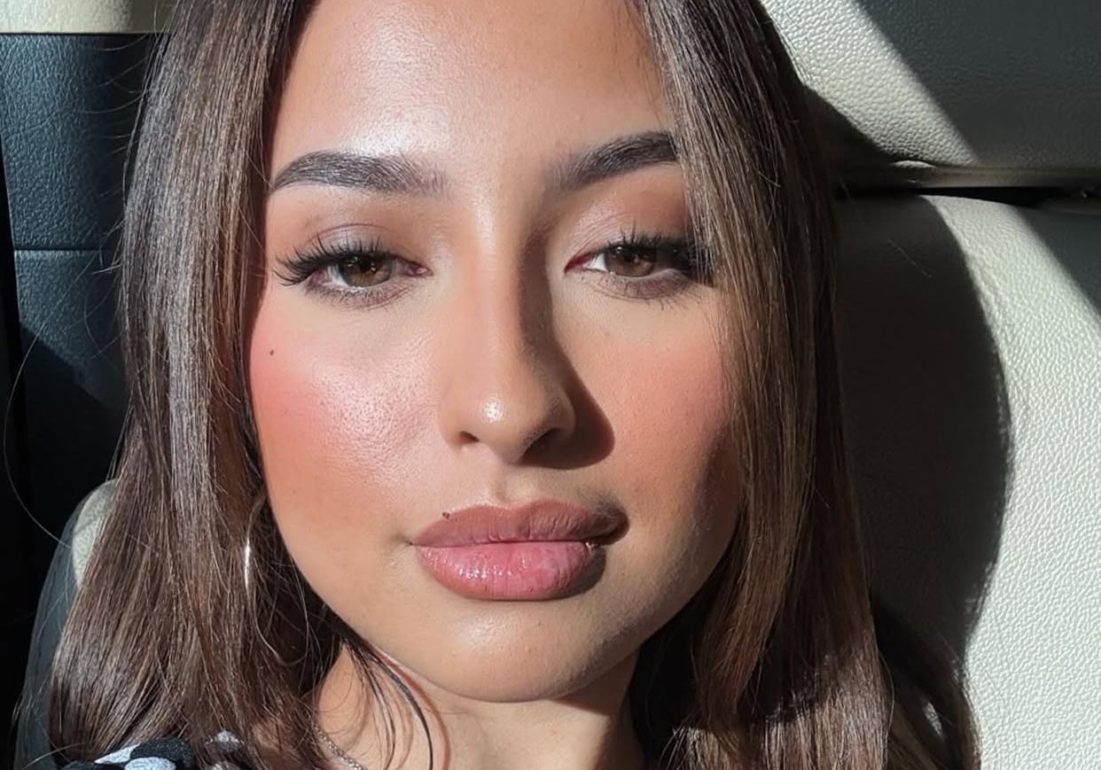 Tak Tercium Adanya Keburikan! Gaya Makeup Soft Glam Ala Jennifer Coppen Tuai Pujian