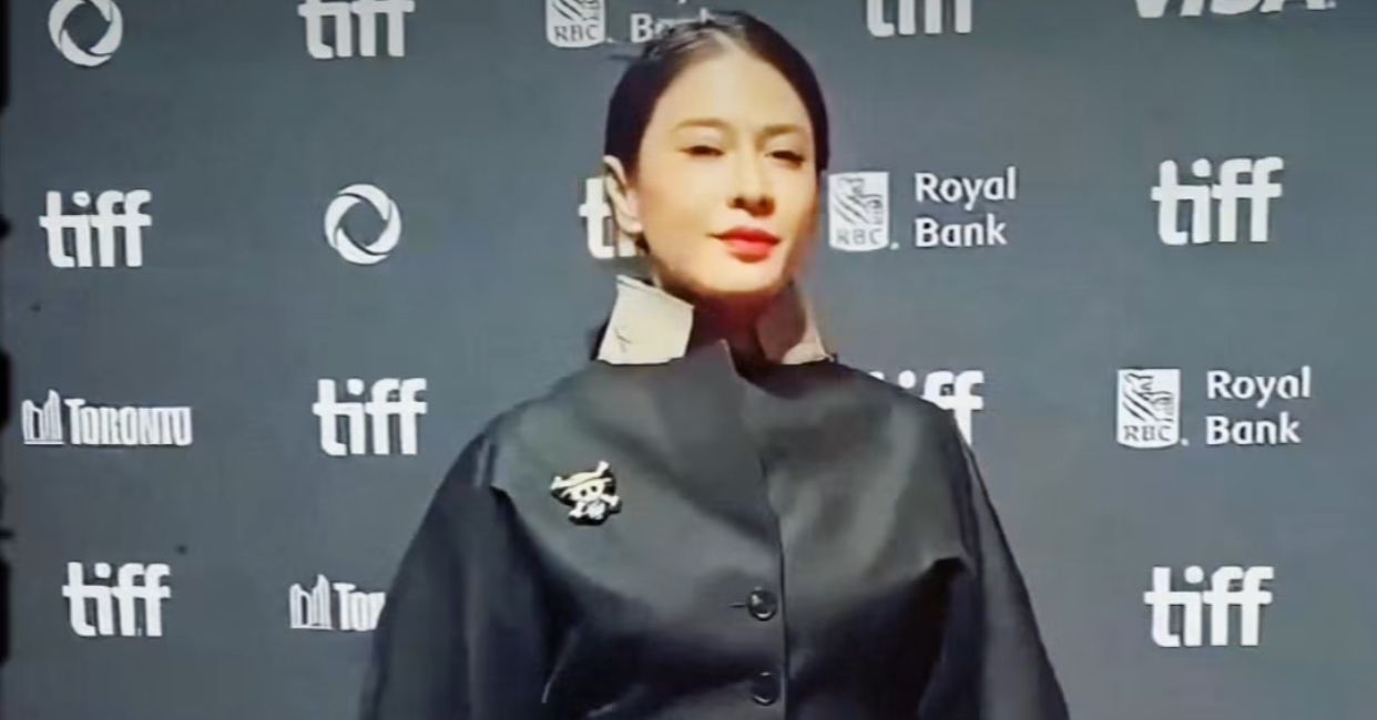 Dian Sastro Tampil di TIFF 2025, Bangga Kenakan Pin One Piece yang Jadi Simbol Perlawanan