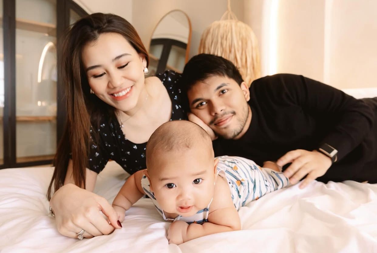 Thariq dan Aaliyah Perdana Bagikan Momen Manis Baby Arash, Netizen Ramai Puji Wajah Tampannya!