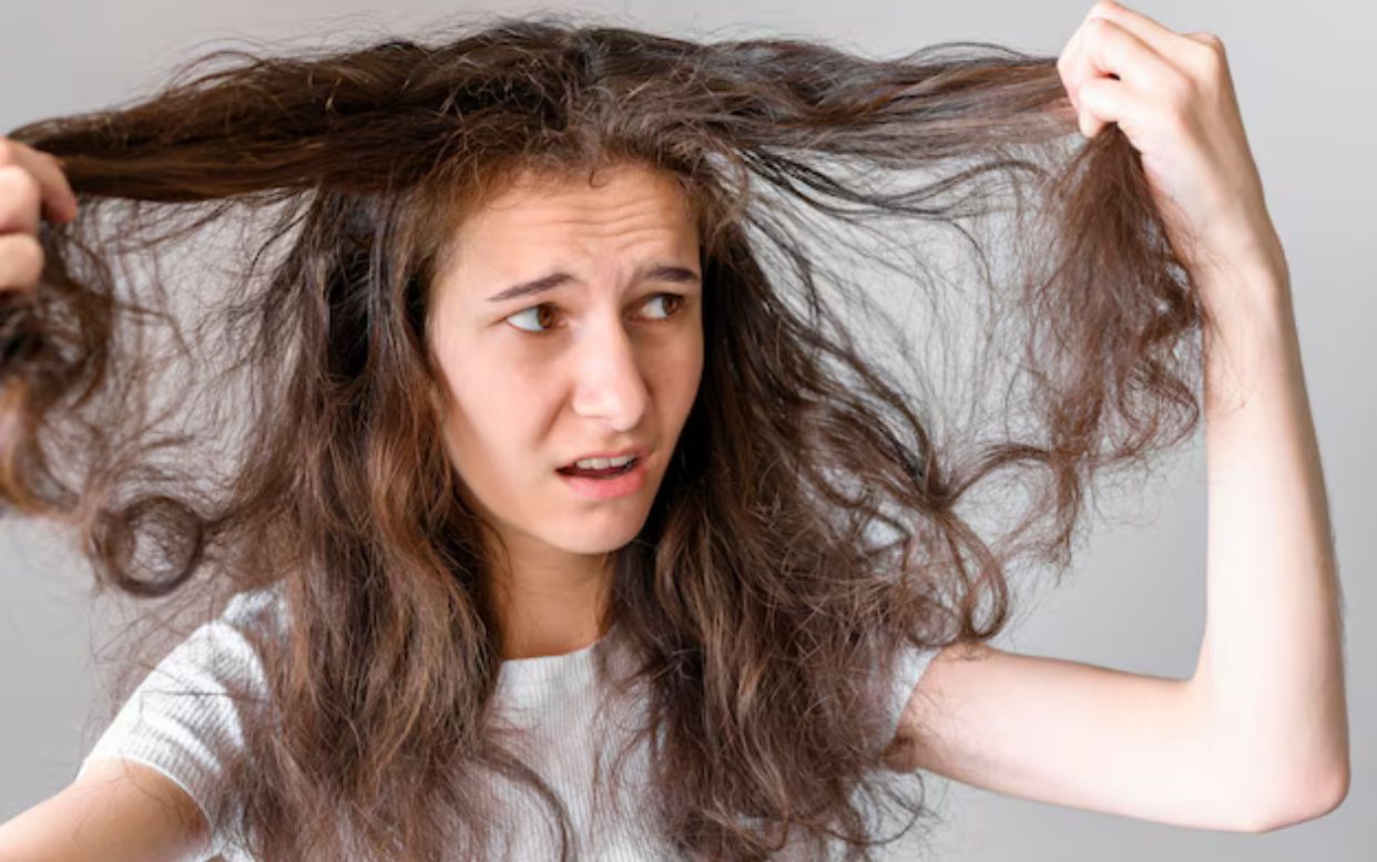 Tips Mengatasi Rambut Kusut Saat Bangun Tidur, Mulai dari Pilih Sarung Bantal hingga Hair Oil