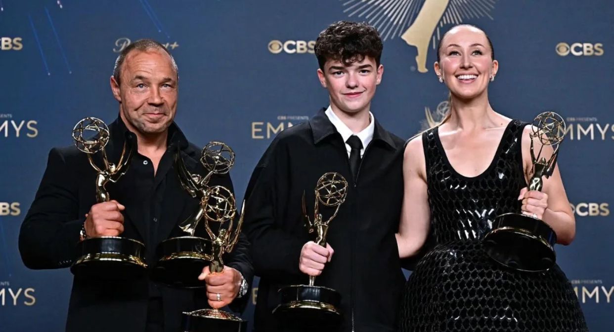 Sapu Bersih Emmy Awards, Ini Alasan Adolescence Jadi Serial Terbatas Paling Berpengaruh