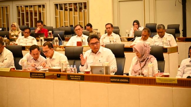 Stop Impor Gula Rafinasi! Wamentan Sudaryono Dapat Tepuk Tangan DPR, Petani Tebu Bersorak