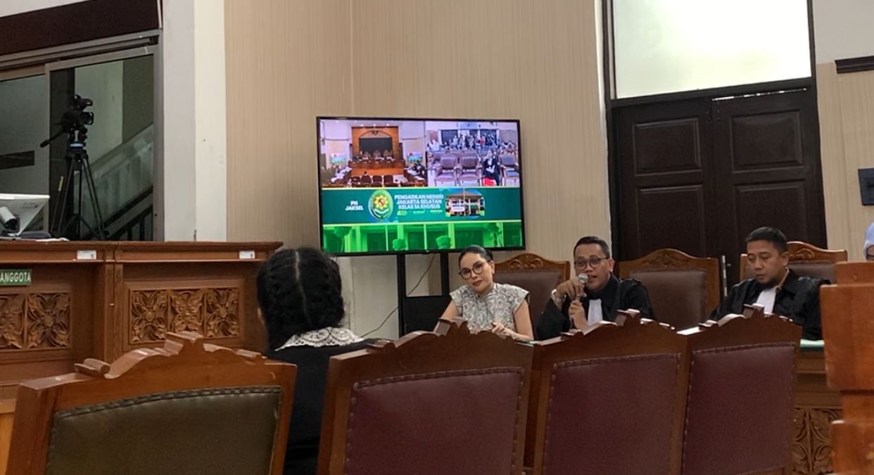 Sidang Kasus Nikita Mirzani Memanas, Saksi Bongkar Skincare Reza Gladys yang Digunakan di Bawah Lidah