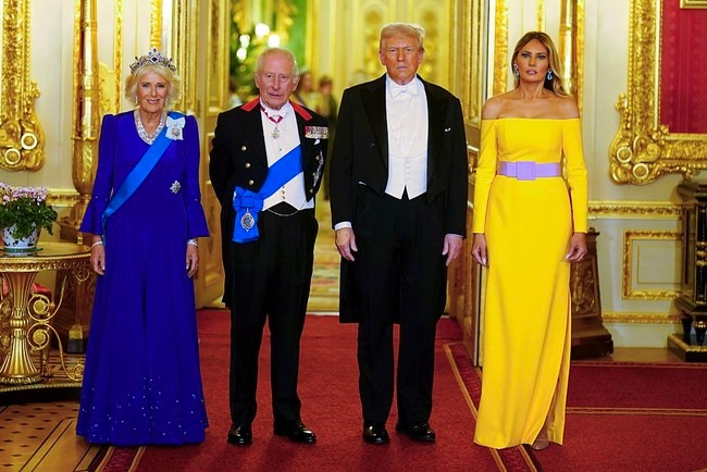 Gaun Kuning Melania Trump di Jamuan Raja Charles III Buat Heran, Elegan Tapi Kok Mirip Pisang!